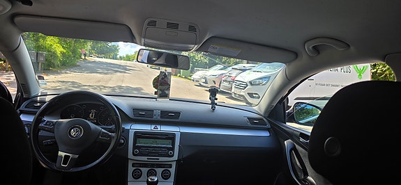 Volkswagen Passat 3 of 10