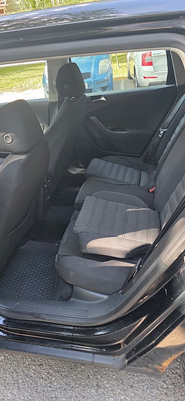 Volkswagen Passat 5 of 10