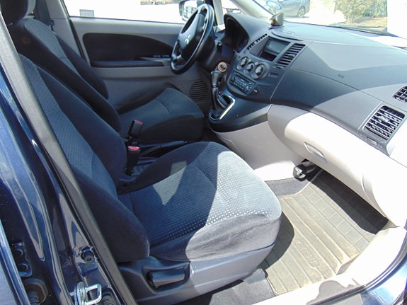 Mitsubishi Grandis 10 of 12