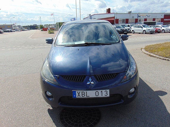 Mitsubishi Grandis 4 of 12