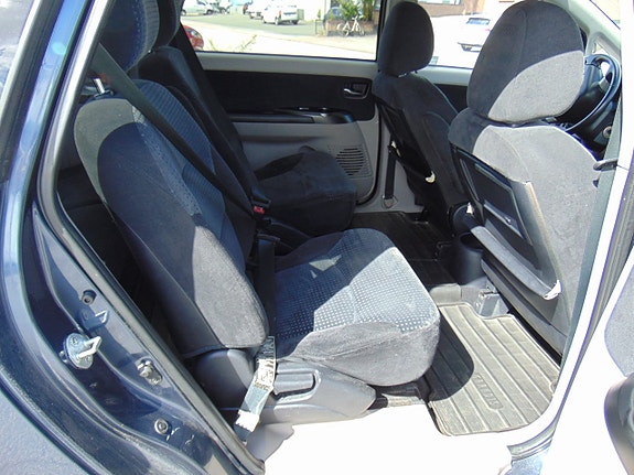 Mitsubishi Grandis 11 of 12