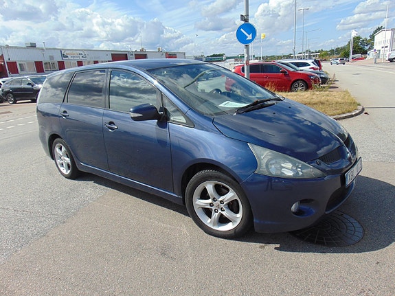 Mitsubishi Grandis 3 of 12