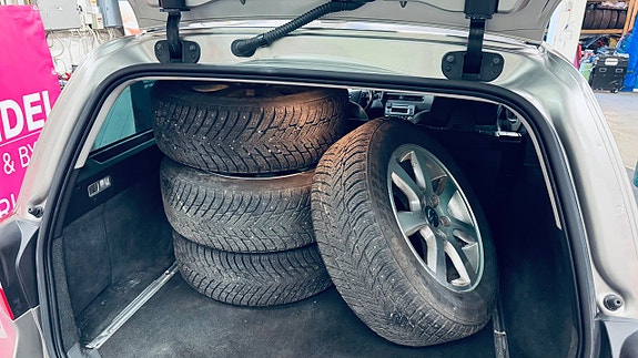 Volvo V70 6 of 14