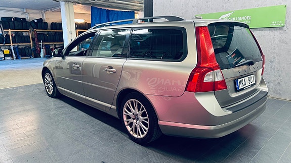 Volvo V70 4 of 14