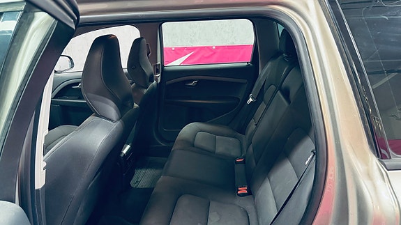 Volvo V70 7 of 14