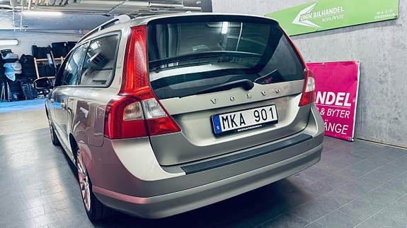 Volvo V70 5 of 14