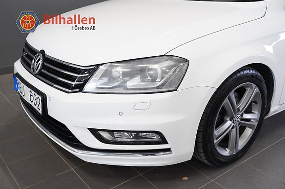 Volkswagen Passat 2 of 22