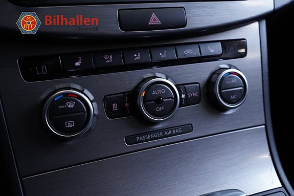 Volkswagen Passat 14 of 22
