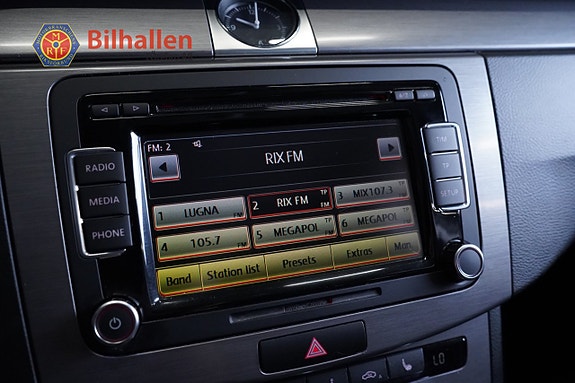 Volkswagen Passat 12 of 22