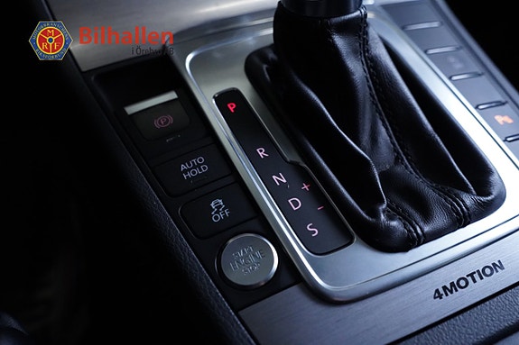 Volkswagen Passat 16 of 22