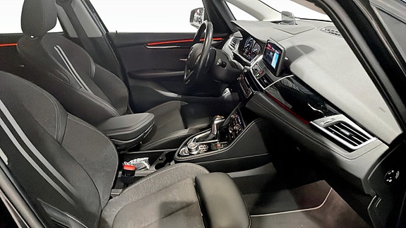 BMW 225xe 3 of 9