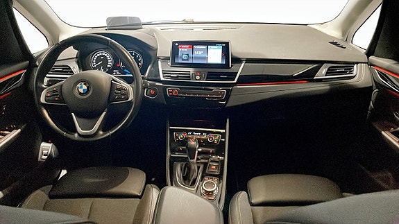 BMW 225xe 4 of 9