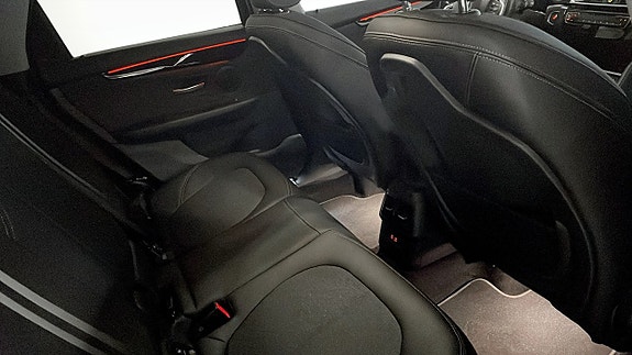 BMW 225xe 5 of 9