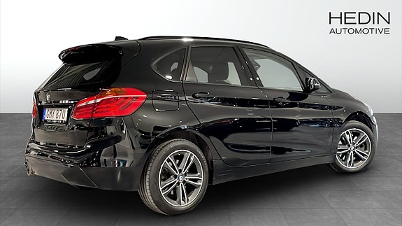 BMW 225xe 2 of 9