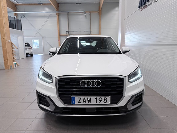 Audi Q2 2 of 17