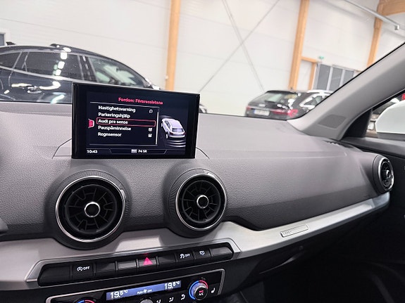 Audi Q2 14 of 17