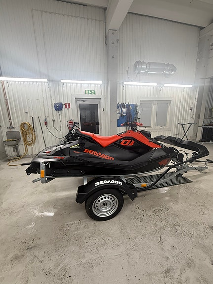 Sea-doo spark trixx -22 2up 4 of 9