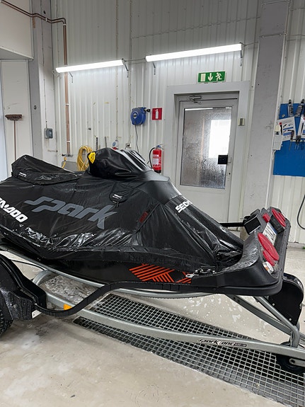 Sea-doo spark trixx -22 2up 7 of 9