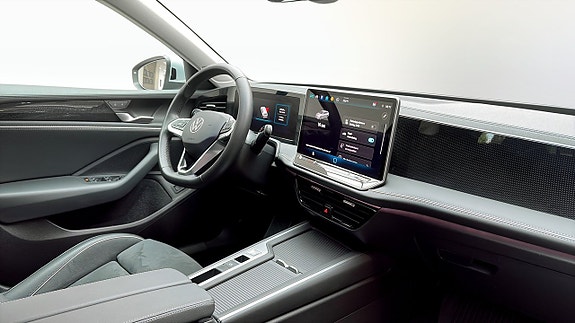Volkswagen Passat 11 of 14