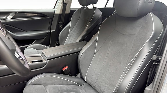 Volkswagen Passat 8 of 14