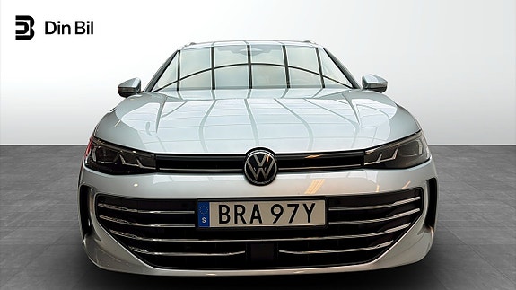 Volkswagen Passat 4 of 14
