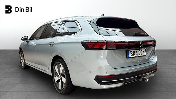 Volkswagen Passat 3 of 14