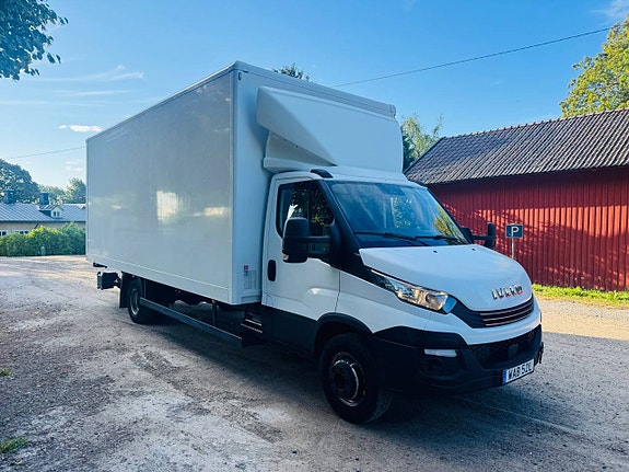Iveco Daily 70C18 Automat Långt Skåp Bakgavellyft 2 of 9