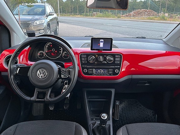 Volkswagen UP! 11 of 17