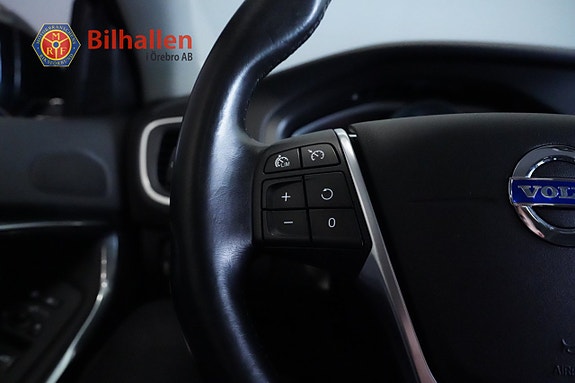 Volvo V40 Cross Country 10 of 24