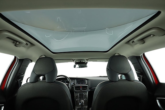 Volvo V40 Cross Country 7 of 24