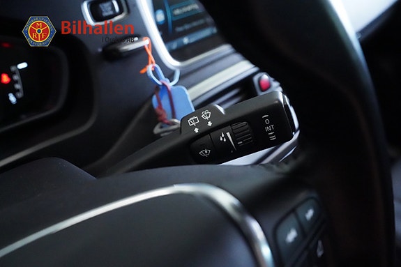 Volvo V40 Cross Country 13 of 24