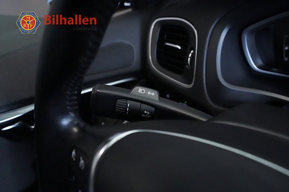 Volvo V40 Cross Country 12 of 24