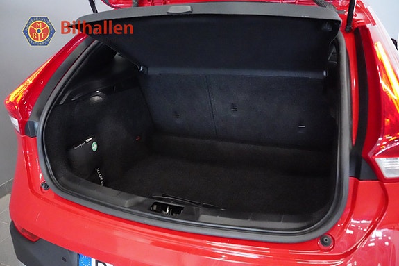 Volvo V40 Cross Country 23 of 24