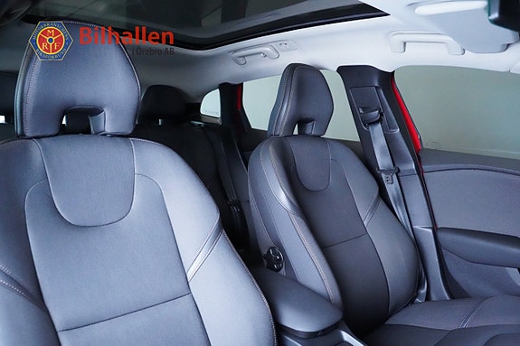 Volvo V40 Cross Country 20 of 24