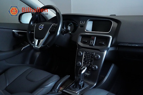 Volvo V40 Cross Country 8 of 24