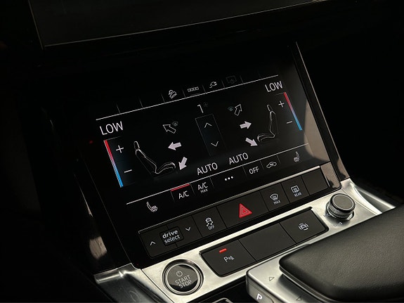 Audi e-tron 26 of 30