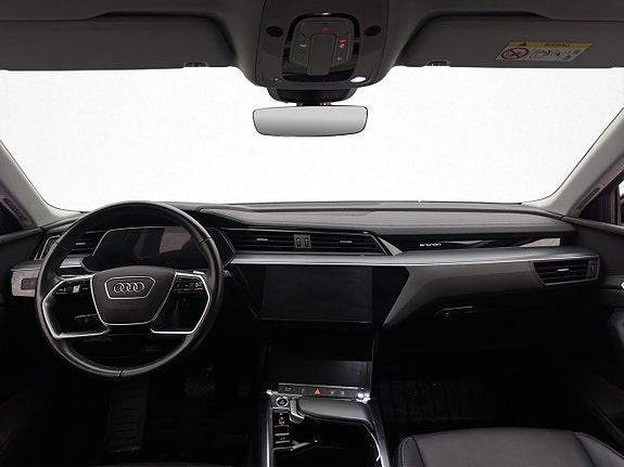 Audi e-tron 14 of 30