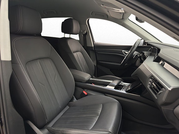 Audi e-tron 16 of 30