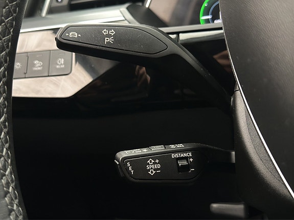 Audi e-tron 28 of 30