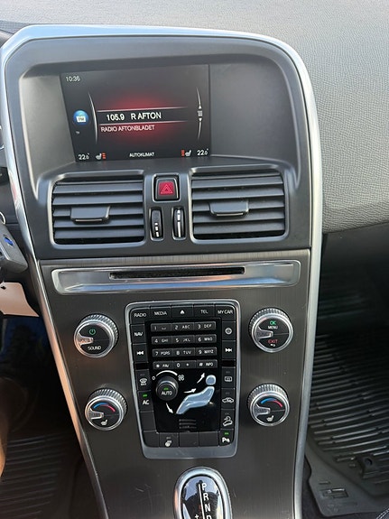 Volvo XC60 17 of 24