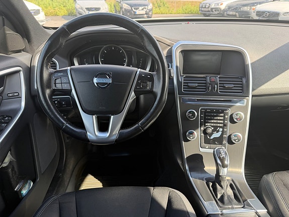 Volvo XC60 15 of 24