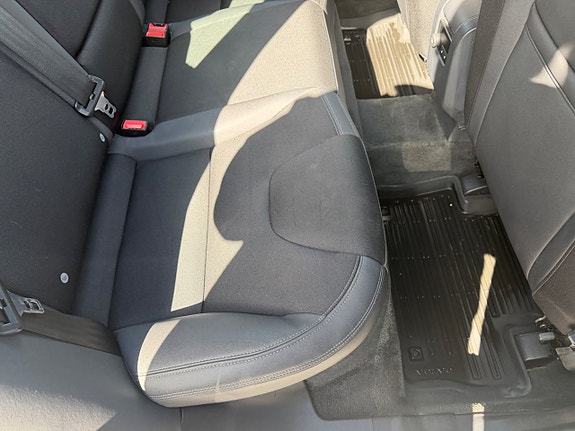 Volvo XC60 12 of 24