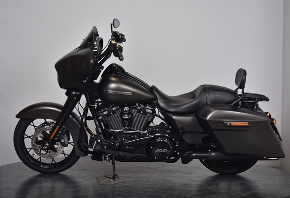 Harley-Davidson Street Glide Special Cobra slipon / 12 Tum styre / Sissybar / Värmehandtag 4 of 19