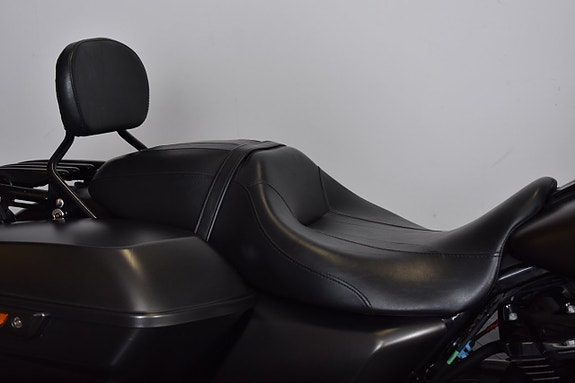 Harley-Davidson Street Glide Special Cobra slipon / 12 Tum styre / Sissybar / Värmehandtag 14 of 19