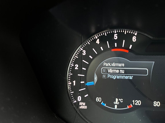 Ford Mondeo 21 of 26