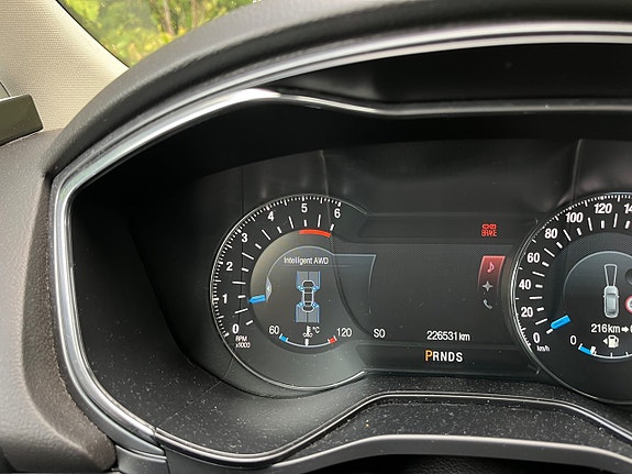 Ford Mondeo 23 of 26
