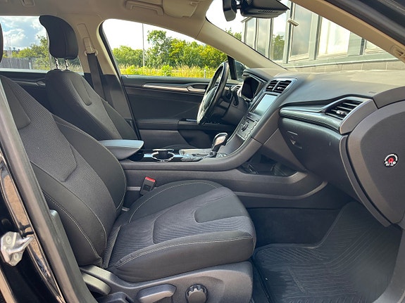 Ford Mondeo 10 of 26