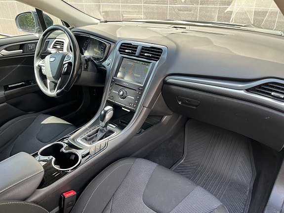 Ford Mondeo 12 of 26