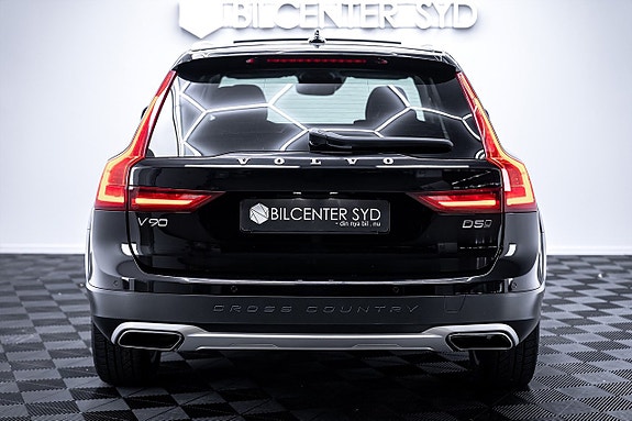 Volvo V90 Cross Country 10 of 27