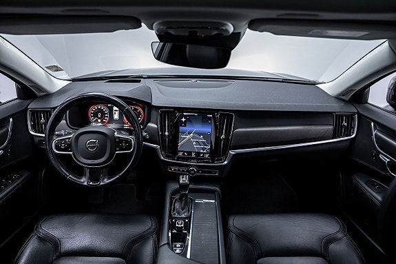 Volvo V90 Cross Country 25 of 27
